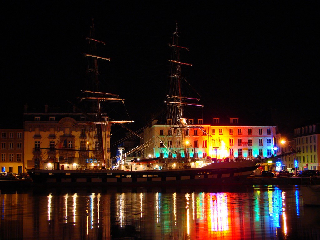 Fonds d'cran Bateaux Voiliers stavios.s niarchos en escale a cherbourg