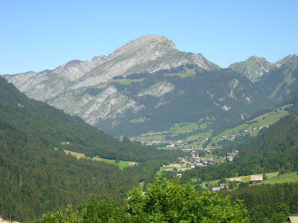 Fonds d'cran Nature Montagnes Montagne de Chatel