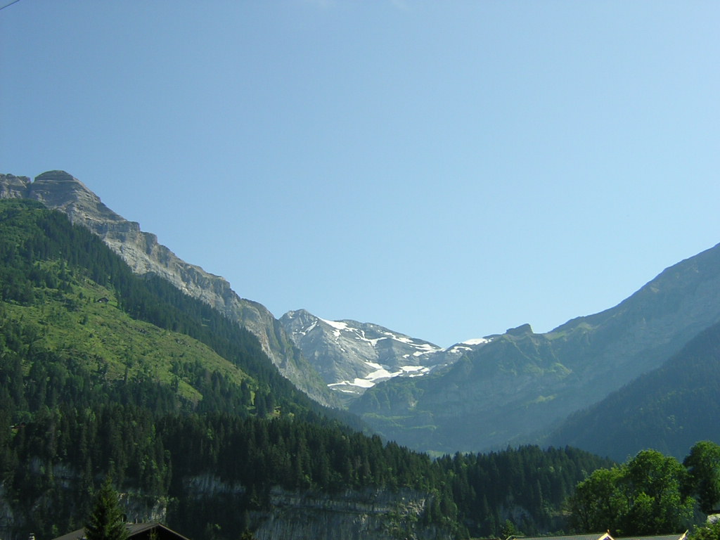 Fonds d'cran Nature Montagnes Montagne de Champry en Suisse