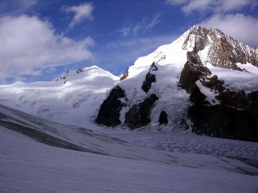 Wallpapers Nature Mountains La face ouest du Finsteraarhorn (4274m)