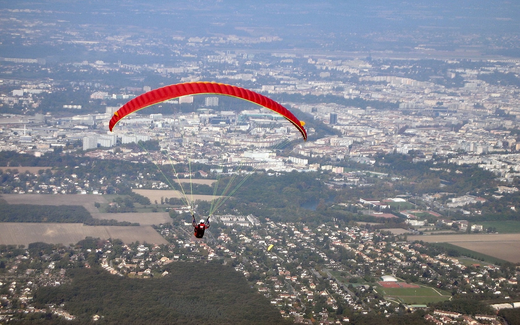 Fonds d'cran Sports - Loisirs Parapente Vol en parapente sur Genve