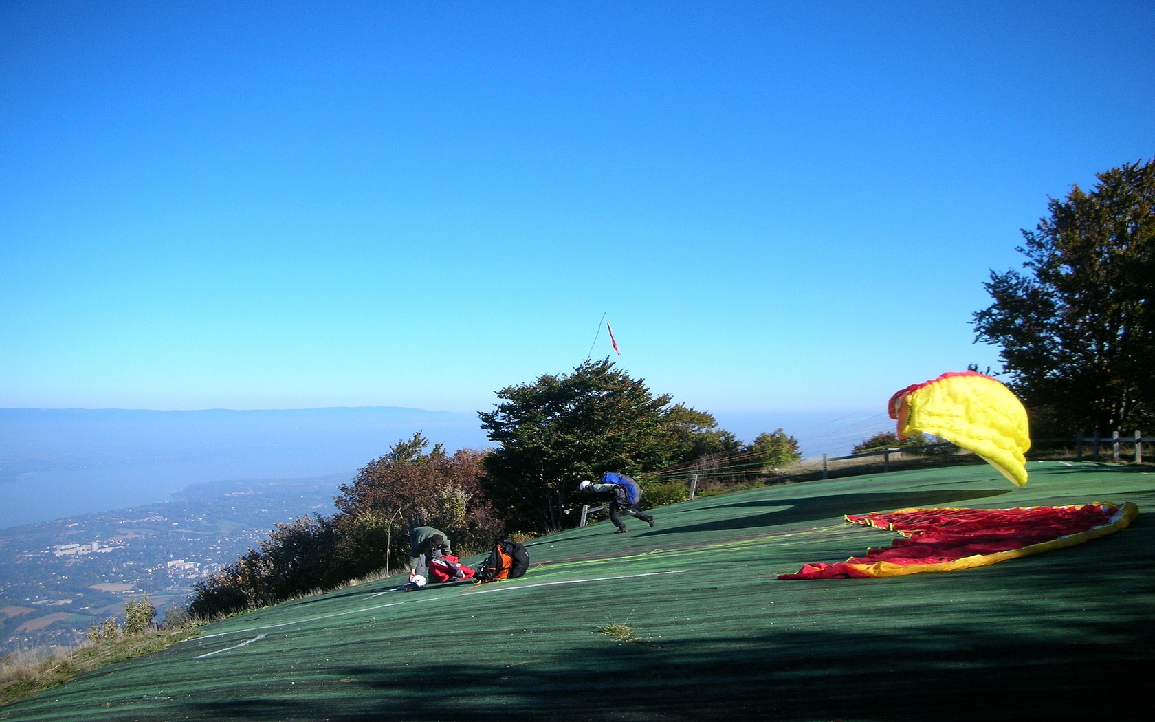 Wallpapers Sports - Leisures Paragliding Dpart en deltaplane sur Genve depuis le Mont Salve