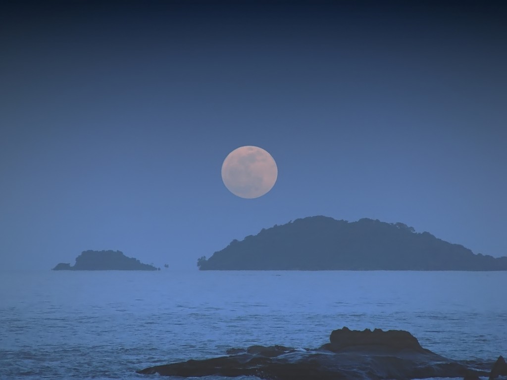 Fonds d'cran Nature Mers - Ocans - Plages soire de pleine lune