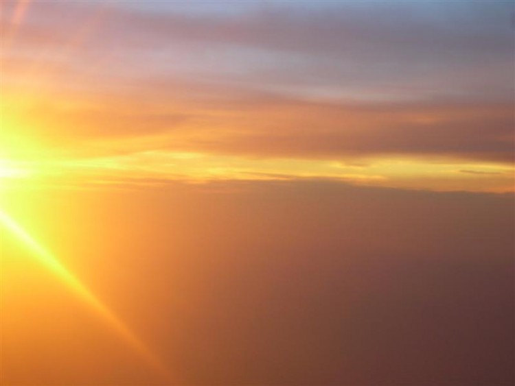 Fonds d'cran Nature Ciel - Nuages Coucher de soleil sur un autre vol Alger-Lyon