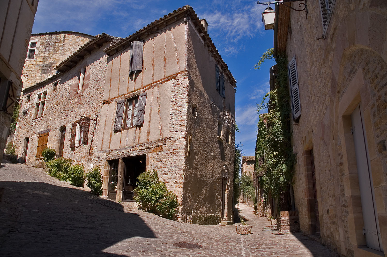 Fonds d'cran Voyages : Europe France > Midi-Pyrnes Cordes sur Ciel