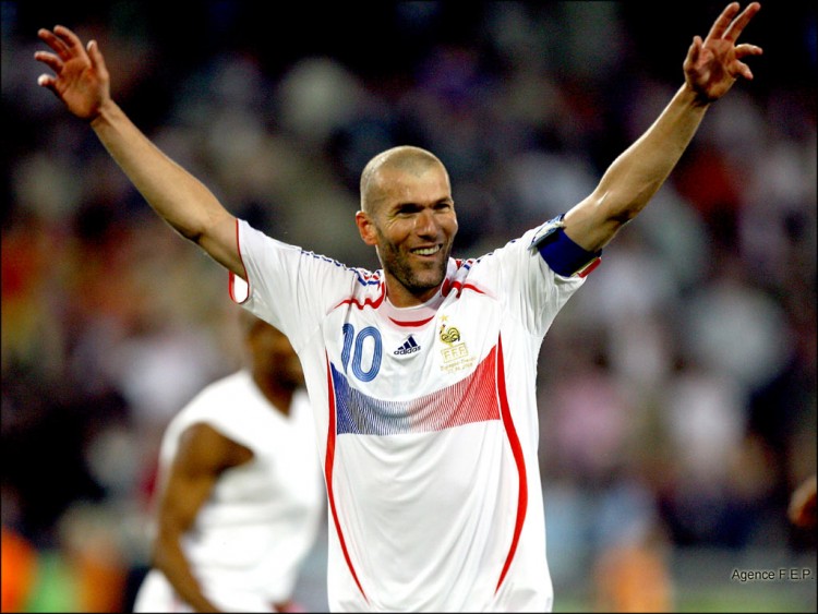 Wallpapers Sports - Leisures Football zizou le champion