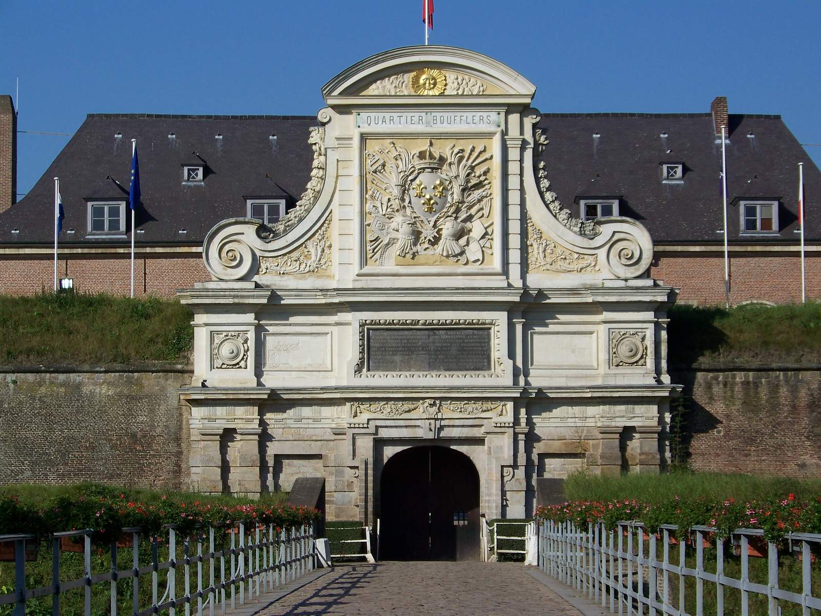 Wallpapers Constructions and architecture Doors - Windows - Porch La citadelle de LILLE (porte royale)