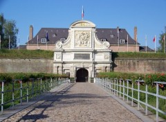 Fonds d'cran Constructions et architecture Citadelle de LILLE (porte royale)