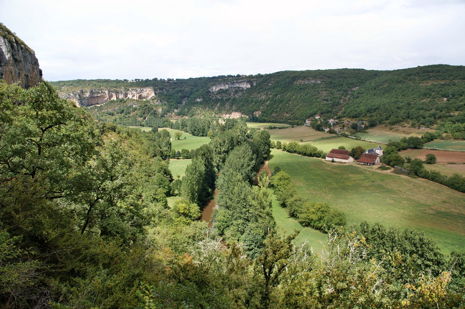 Fonds d'cran Voyages : Europe France > Midi-Pyrnes Valle du Cl dans le Lot