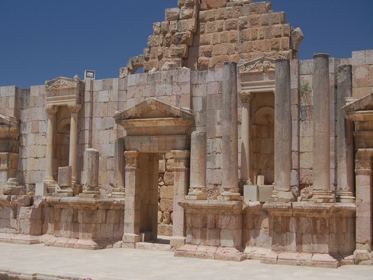 Fonds d'cran Constructions et architecture Ruines - Vestiges porte romaine