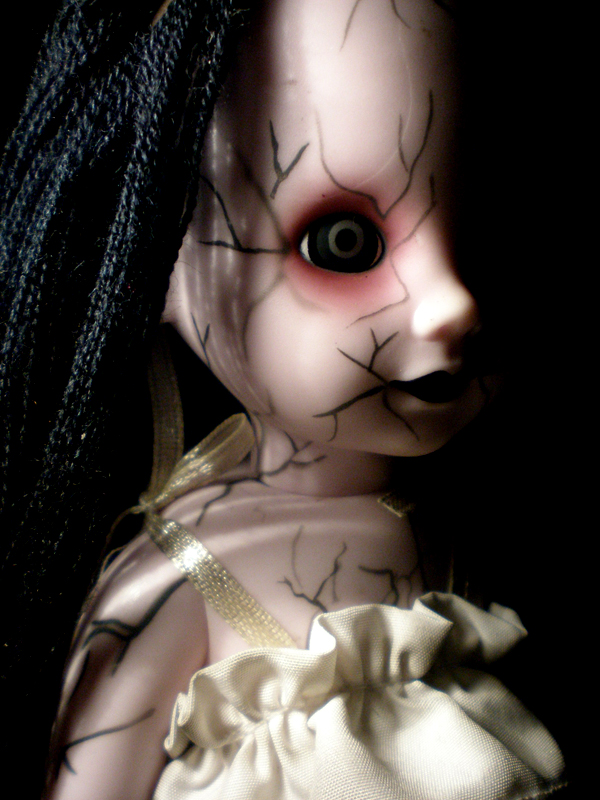 Wallpapers Objects Macabre dolls Living Dead Dolls-Hush