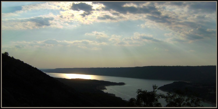 Fonds d'cran Nature Fleuves - Rivires - Torrents Lac de Sainte-Croix sur le Verdon