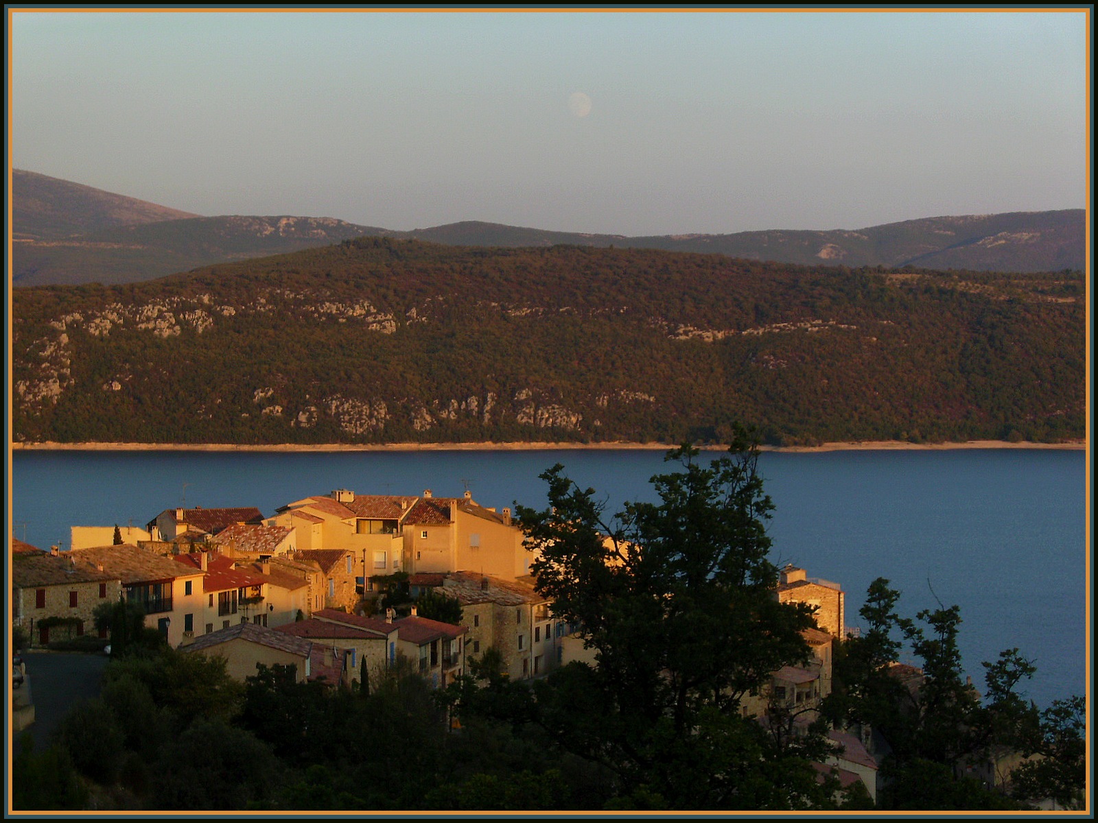 Fonds d'cran Voyages : Europe France > Provence-Alpes-Cte d'Azur Sainte Croix de Verdon (04)