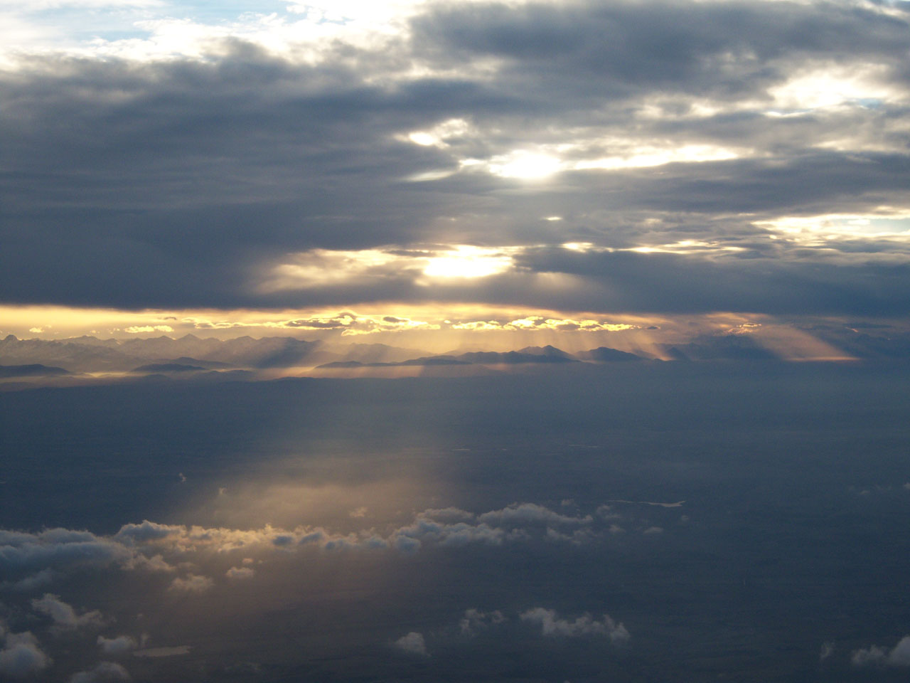 Fonds d'cran Nature Ciel - Nuages pyrnes