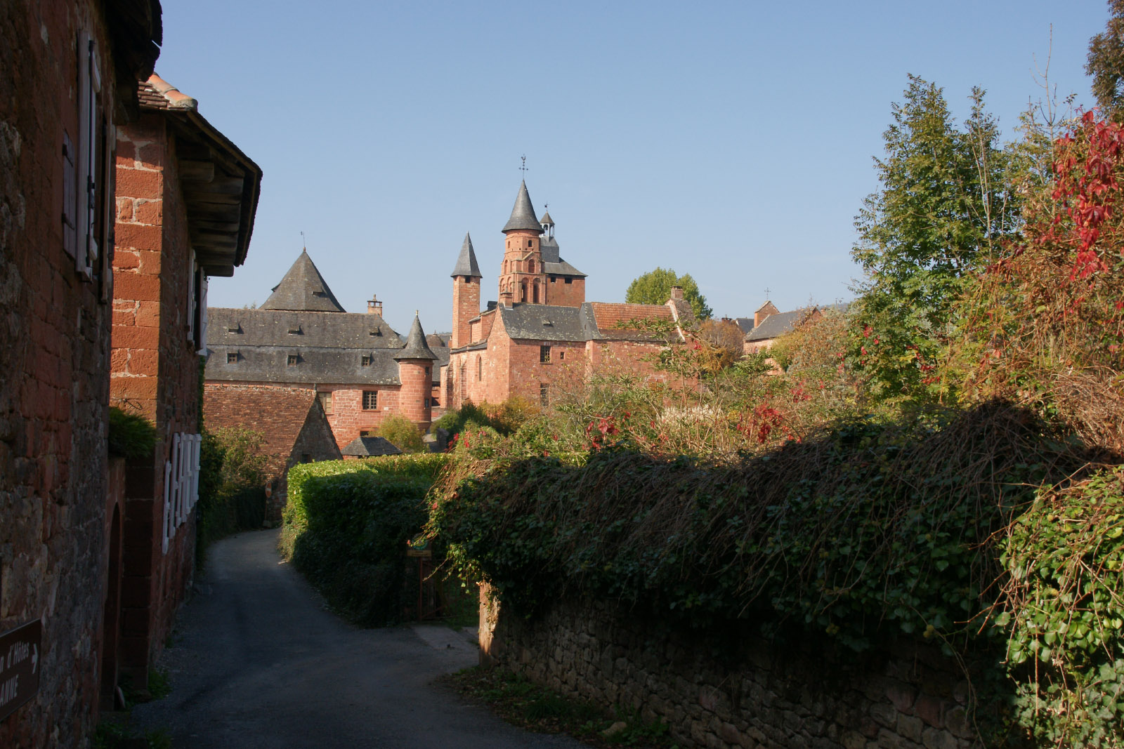 Fonds d'cran Voyages : Europe France > Limousin Collonges la Rouge