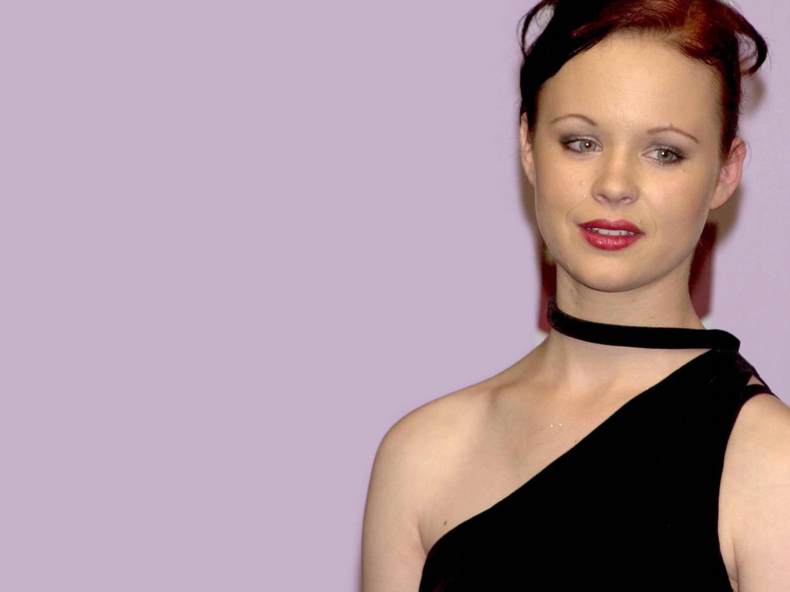 Fonds d'cran Clbrits Femme Thora Birch 