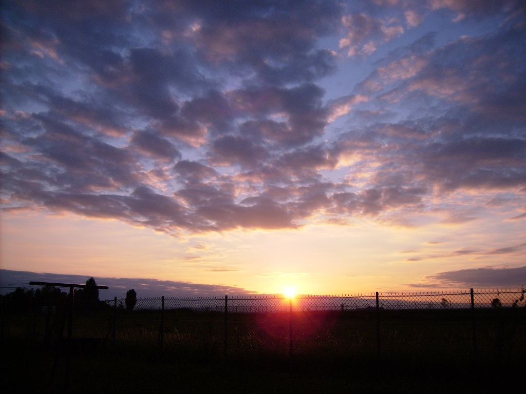 Fonds d'cran Nature Ciel - Nuages coucher de soleil