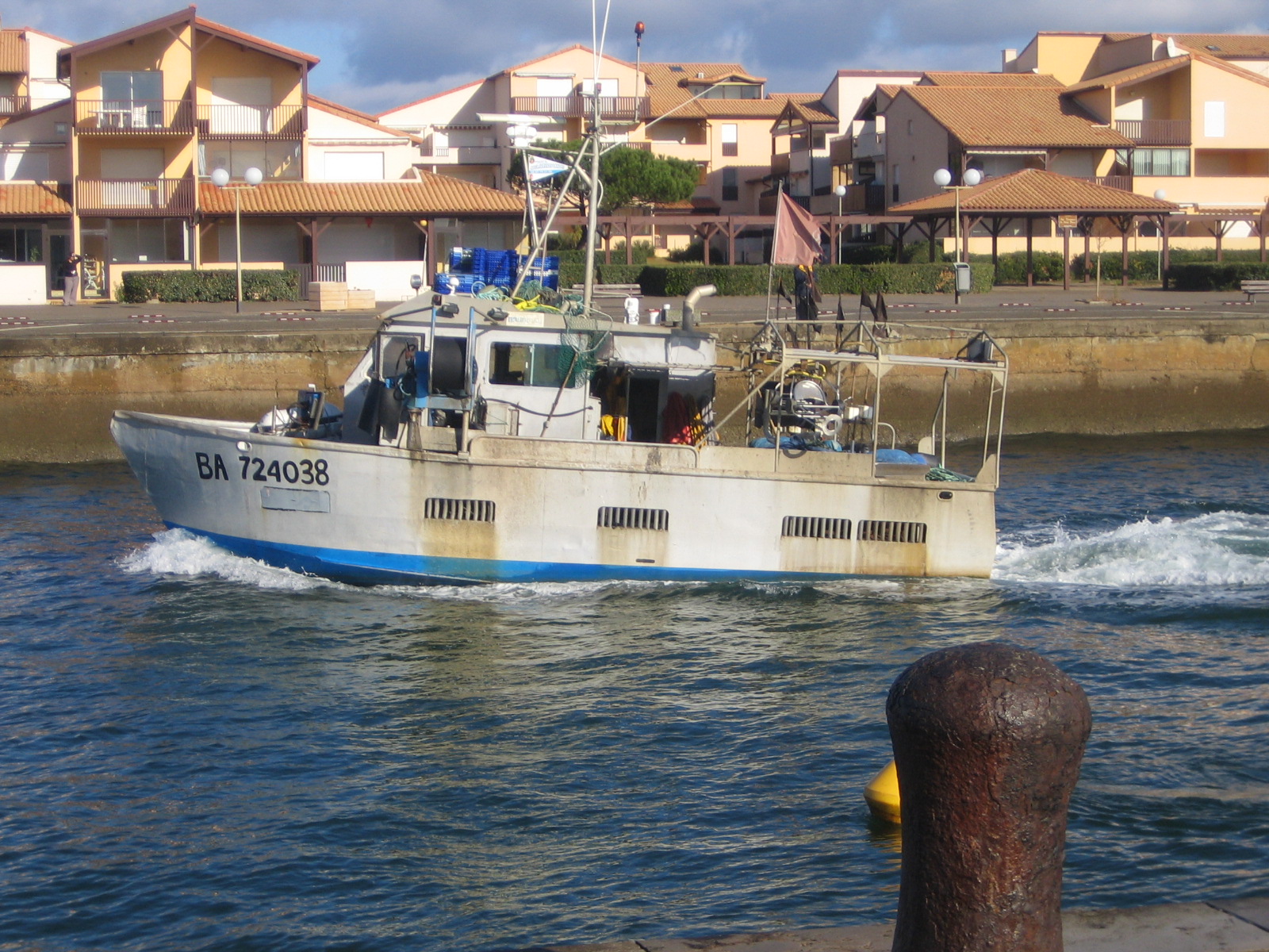 Fonds d'cran Bateaux Bateaux de pche Capbreton - Dpart en mer