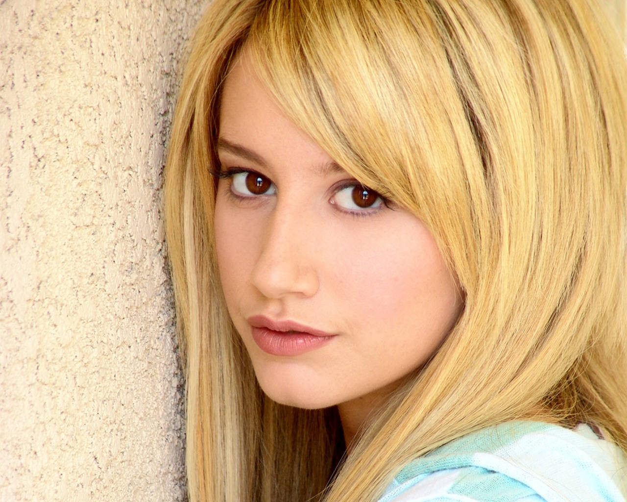 Fonds d'cran Clbrits Femme Ashley Tisdale 