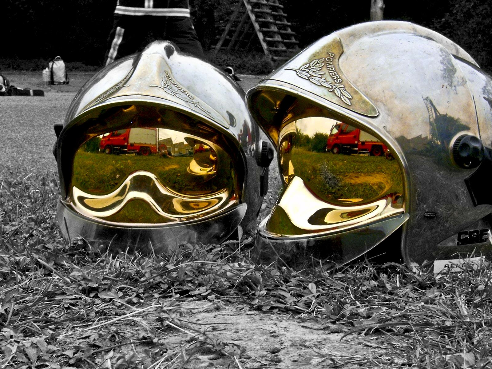 Wallpapers People - Events Firefighters - Fire casques F1 chroms