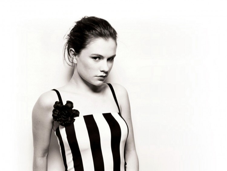 Fonds d'cran Clbrits Femme Anna Paquin Wallpaper N194317