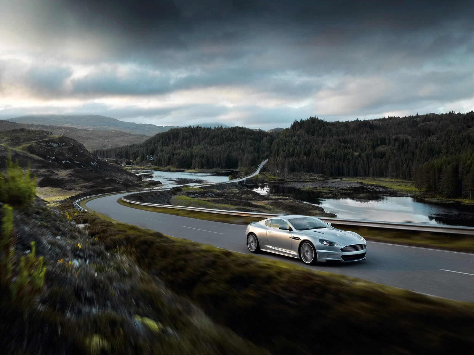 Fonds d'cran Voitures Aston Martin DBS