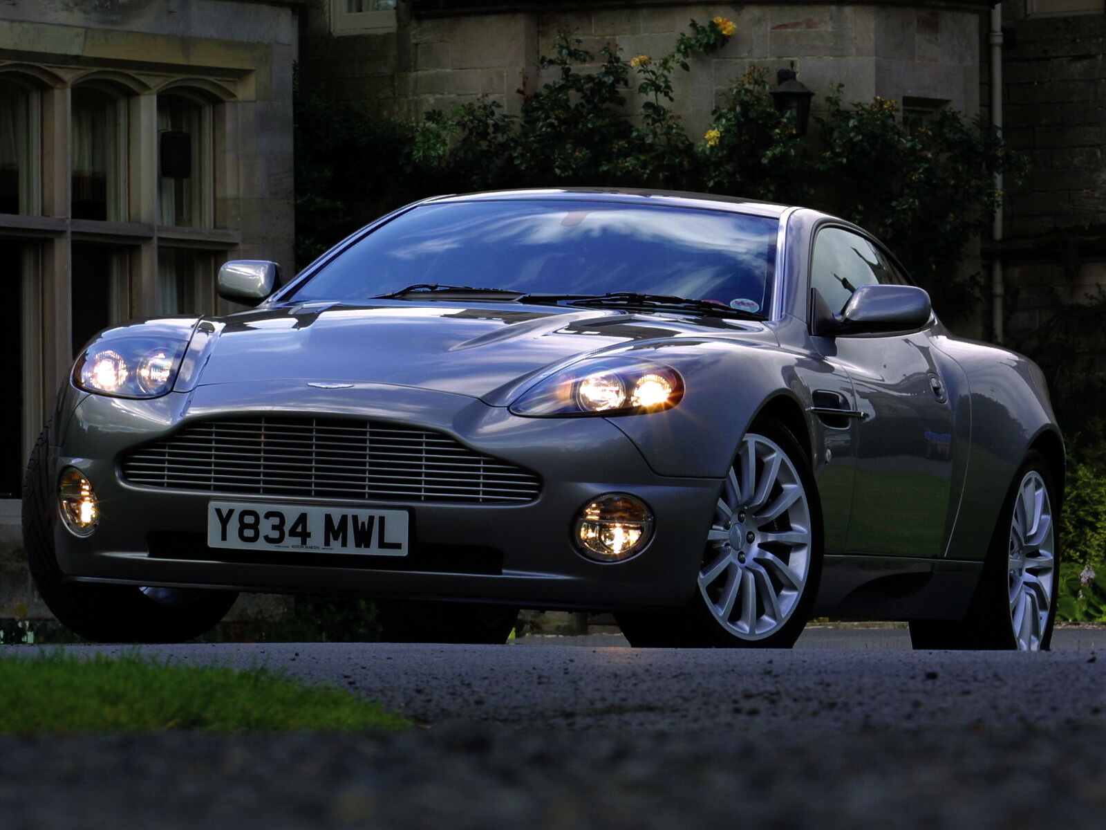 Fonds d'cran Voitures Aston Martin Vanquish