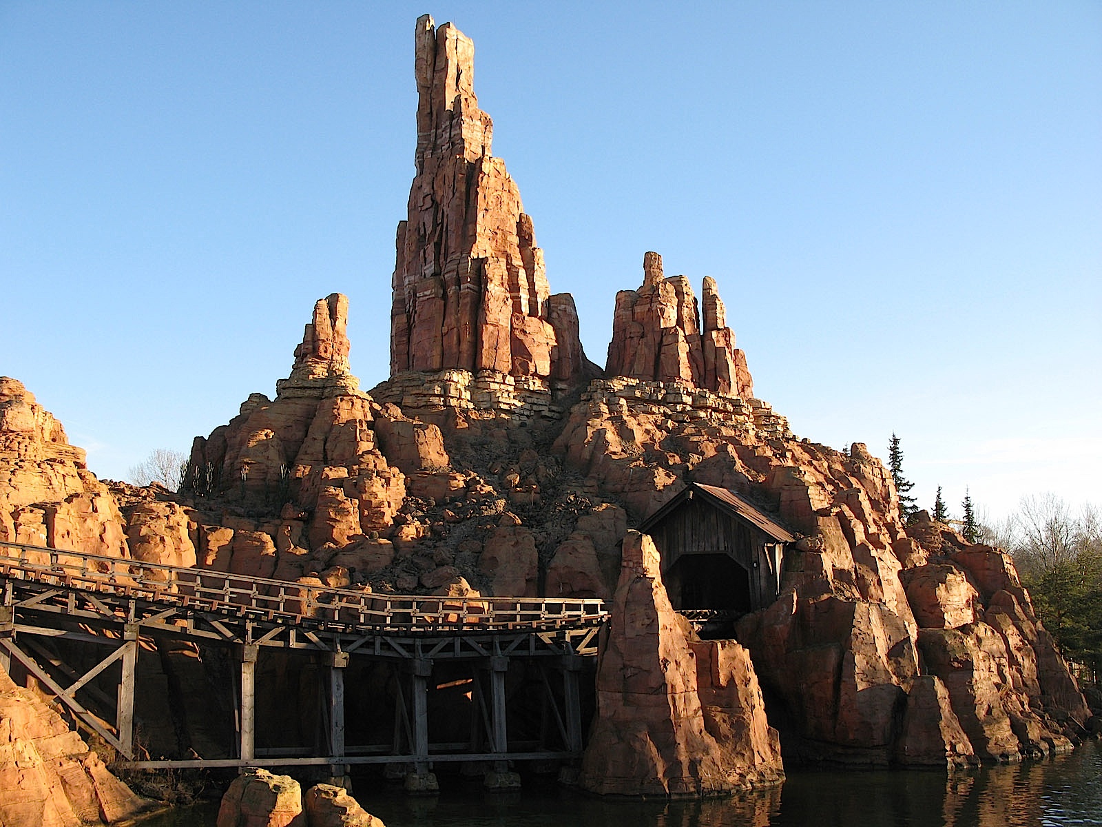 Wallpapers Constructions and architecture Amusement Parks > DisneyLand Eurodisney