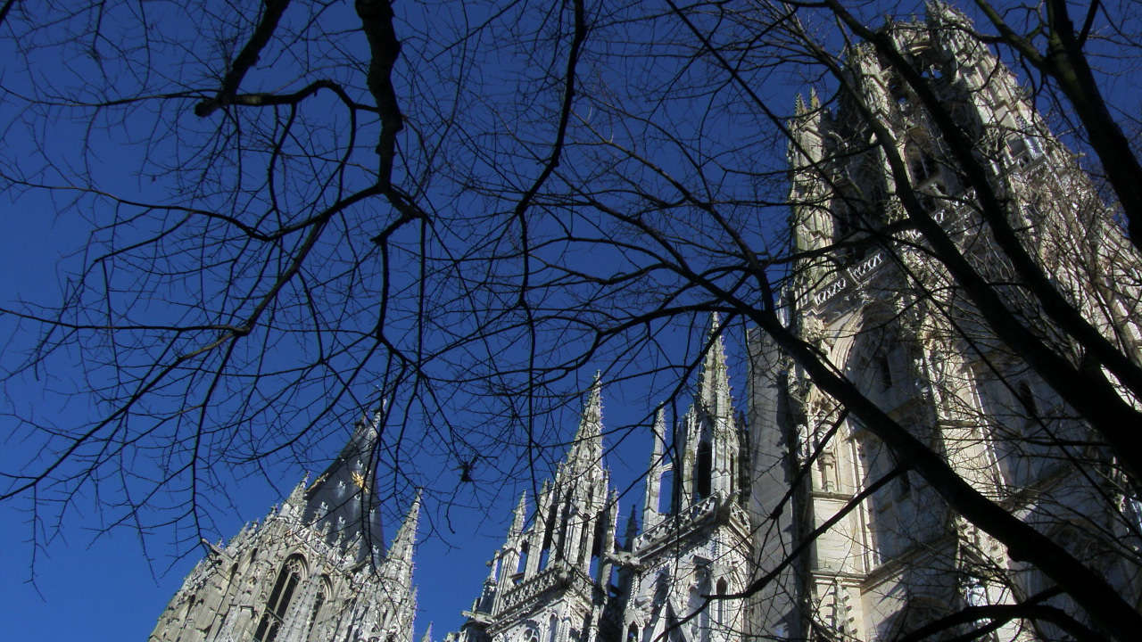 Fonds d'cran Constructions et architecture Edifices Religieux la cathdrale de rouen sous le soleil