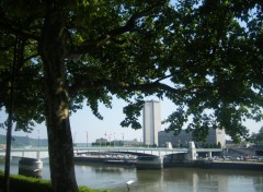 Fonds d'cran Nature la seine  rouen sous le soleil et ombrage par des arbres