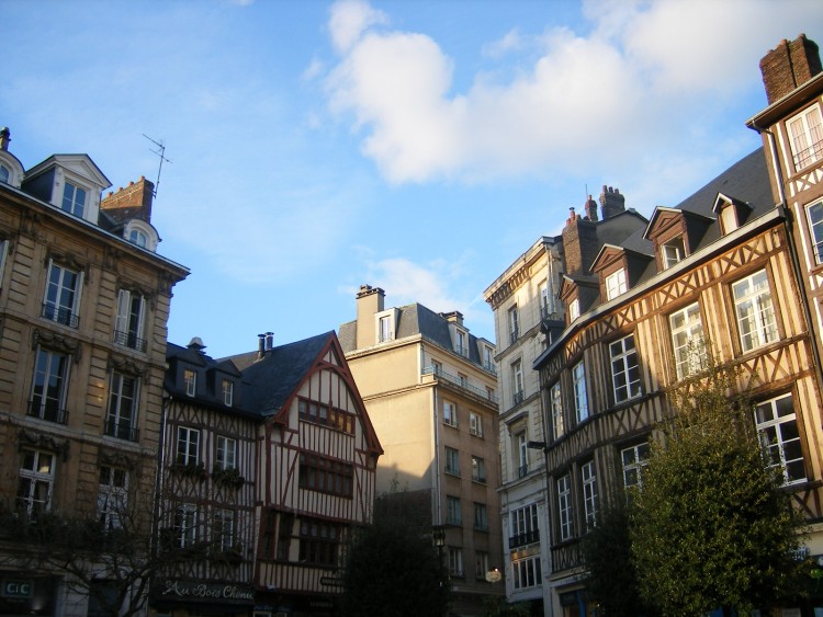 Wallpapers Constructions and architecture Houses la place de la pucelle  Rouen sous les soleil