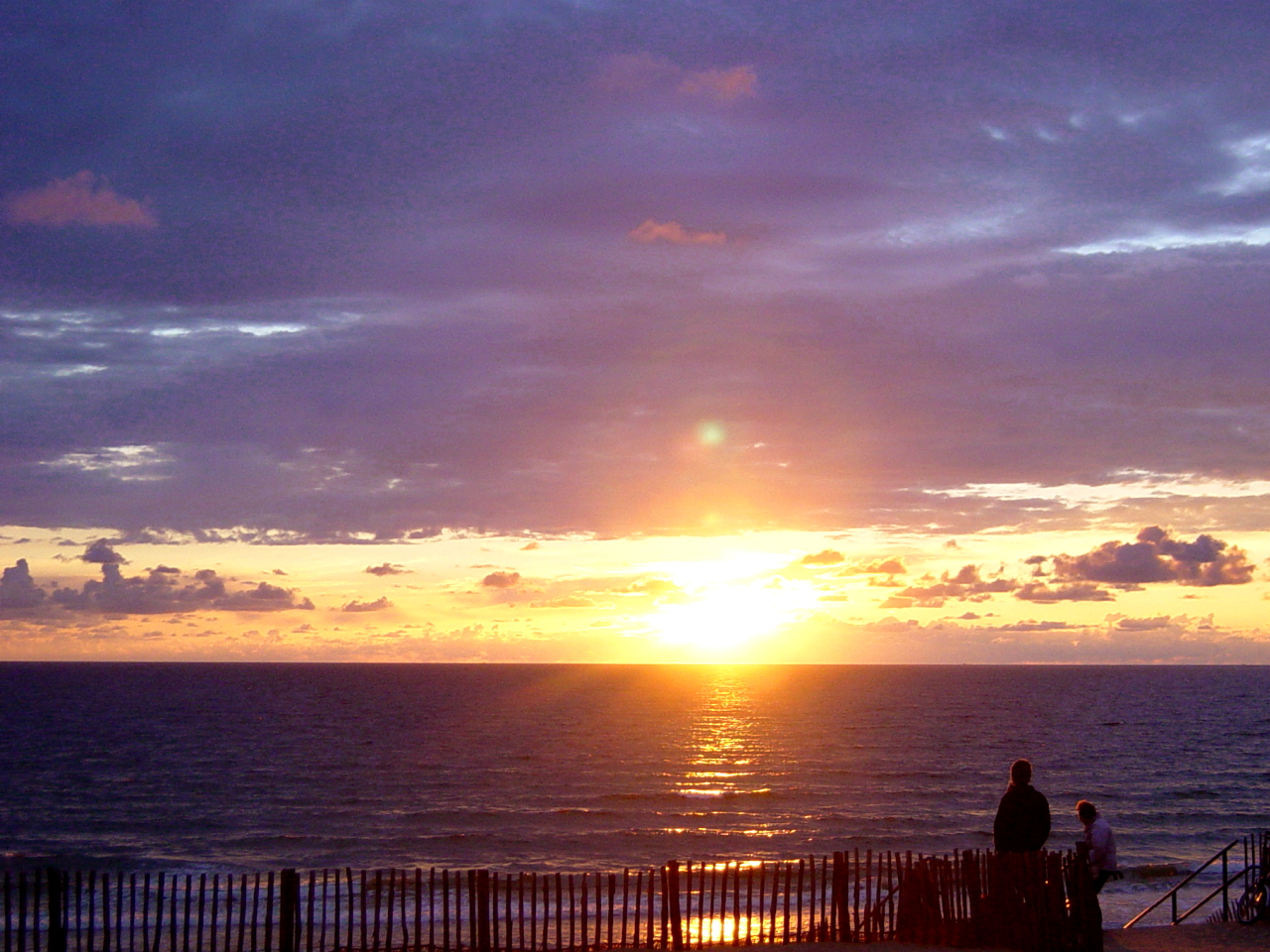 Fonds d'cran Nature Couchers et levers de Soleil le soir tombe