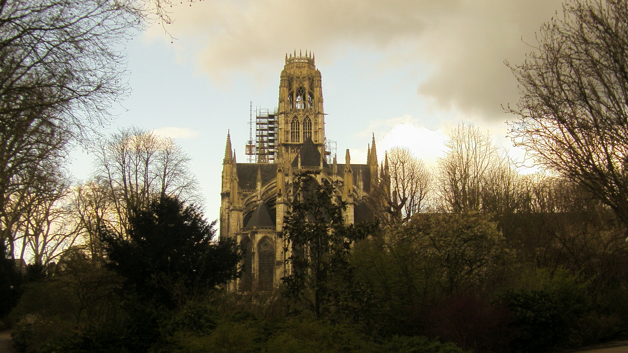 Wallpapers Constructions and architecture Religious Buildings l'glise saint ouen sous un ciel menaant