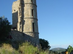 Wallpapers Constructions and architecture Ruines du chteau de Grimaud (Var) surplombant le village