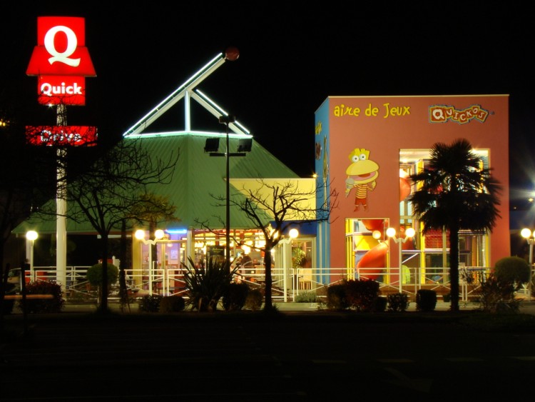 Fonds d'cran Constructions et architecture Monde moderne dans la nuit calme