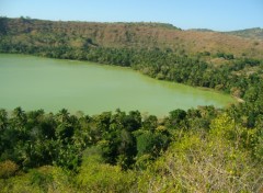 Fonds d'cran Nature Lac Dziani