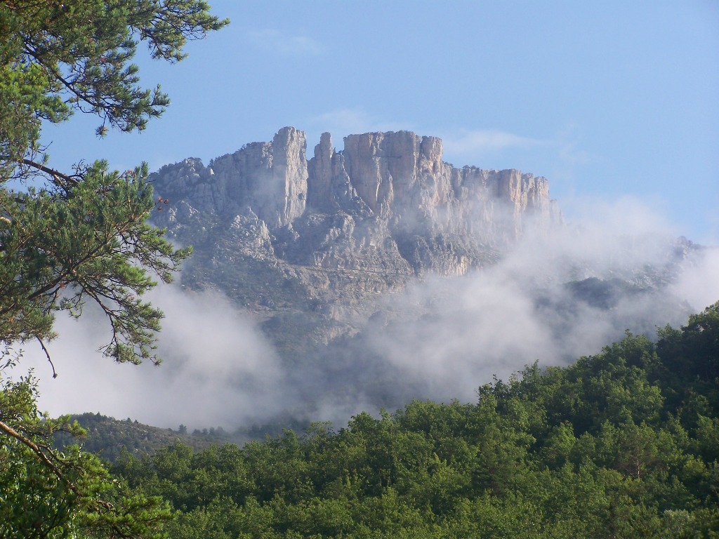 Fonds d'cran Nature Montagnes aux alentours de Castellane