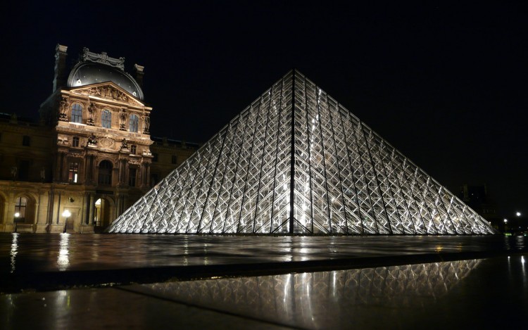 Wallpapers Trips : Europ France > Ile-de-France > Paris Louvre Nocturne