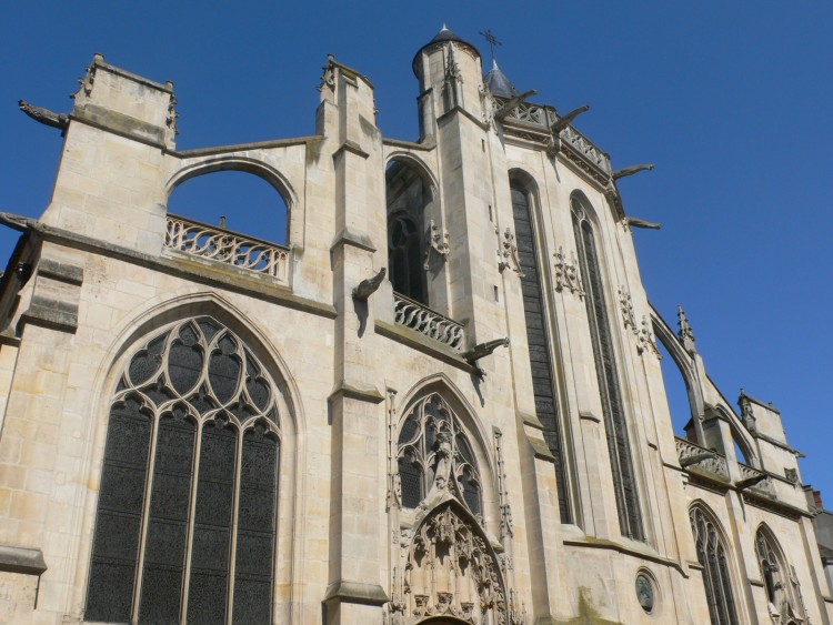 Fonds d'cran Constructions et architecture Edifices Religieux Le ciel azur et l'glise St Aspais  Melun