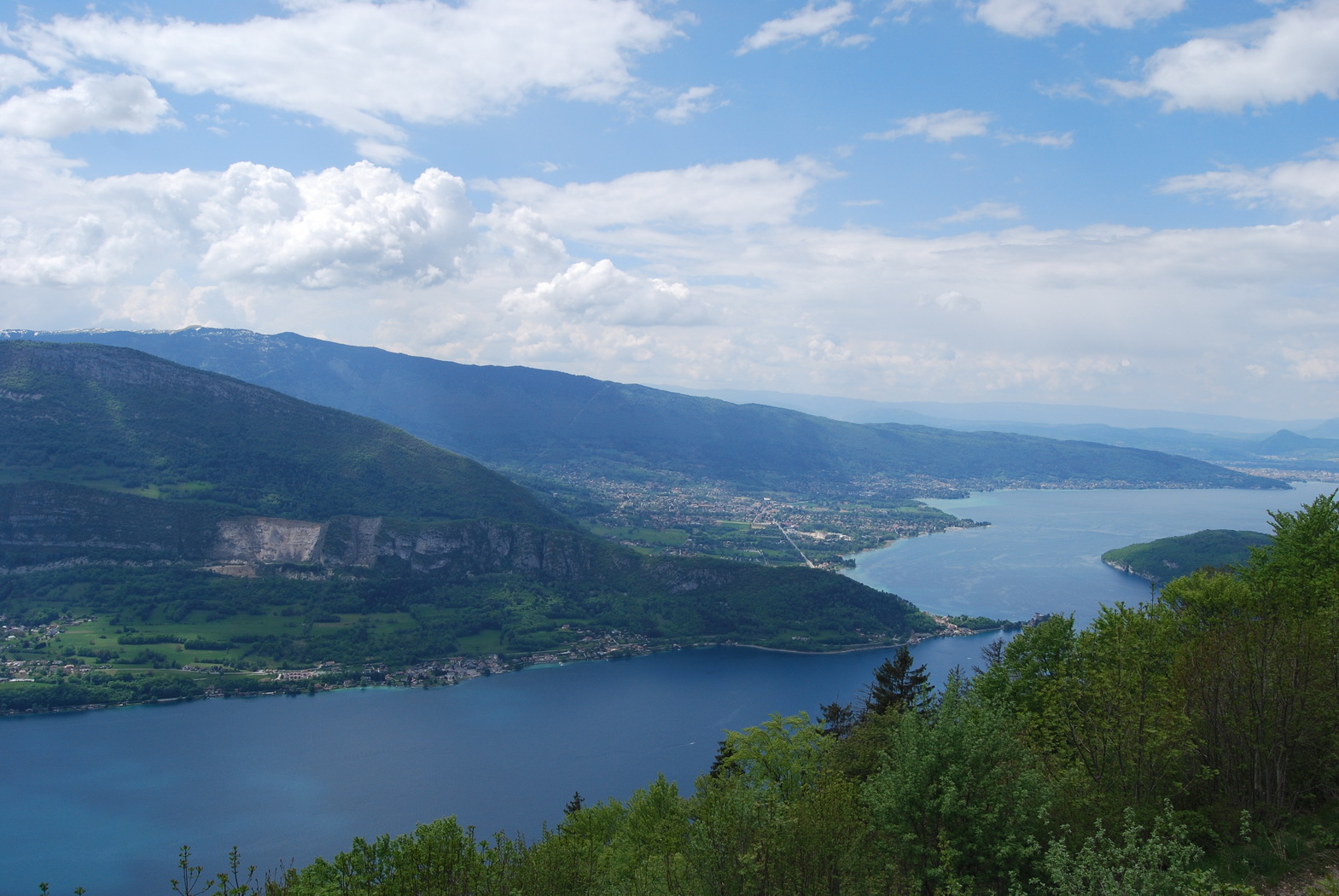 Fonds d'cran Voyages : Europe France > Rhne-Alpes lac d'annecy vue du col de la Forclaz