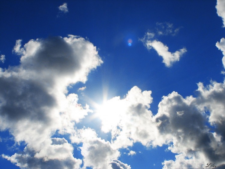 Fonds d'cran Nature Ciel - Nuages La tte dans les nuages