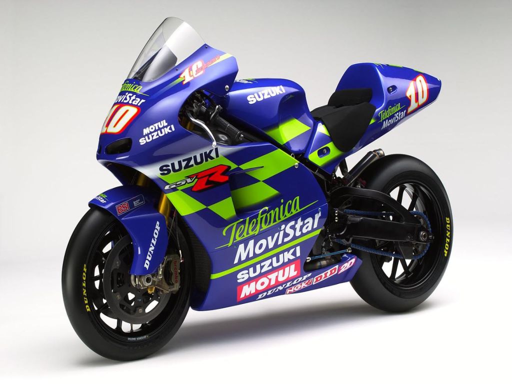 Fonds d'cran Motos Suzuki GSXR prpare pour la course