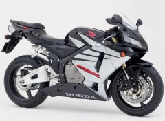 Fonds d'cran Motos  CBR 600 noire