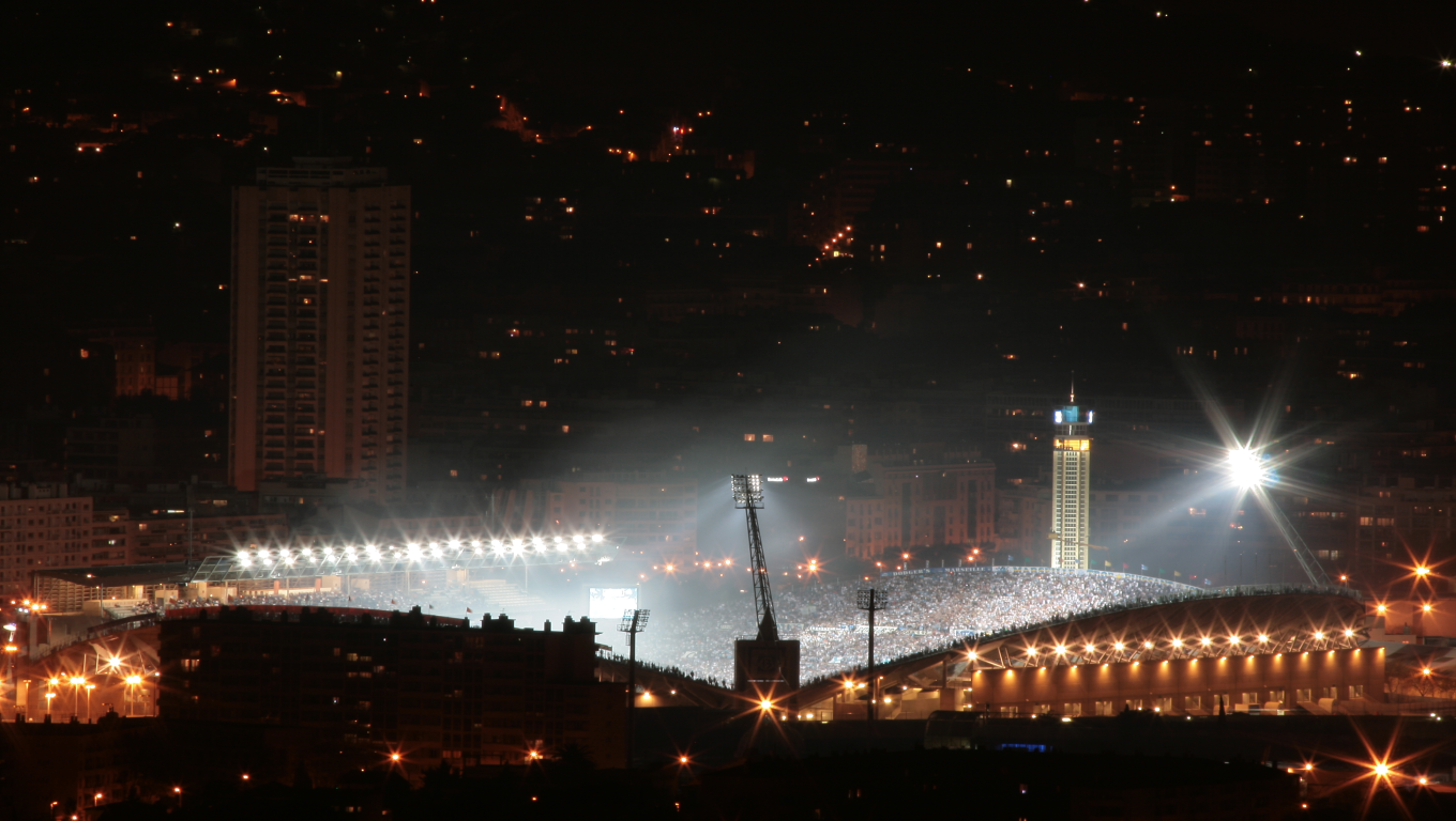 Fonds d'cran Sports - Loisirs OM illumination sur l'O.M