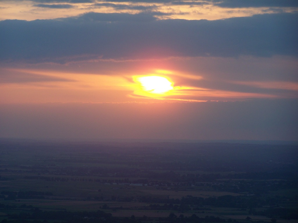 Fonds d'cran Nature Couchers et levers de Soleil coucher de soleil en montgolfire