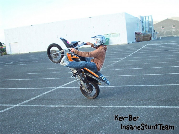 Wallpapers Motorbikes Stunt & Freeride Circle One Foot By Kev-Ber