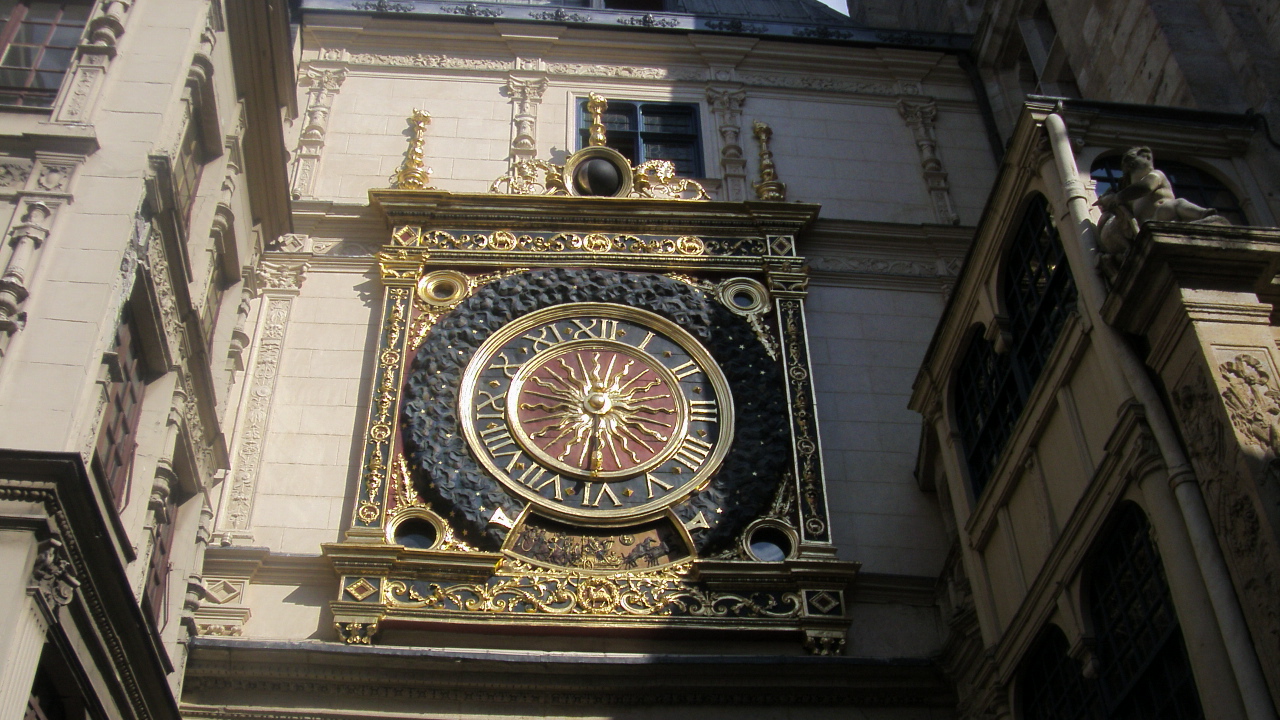 Fonds d'cran Constructions et architecture Constructions diverses et le soleil se dposait sur le Gros Horloge