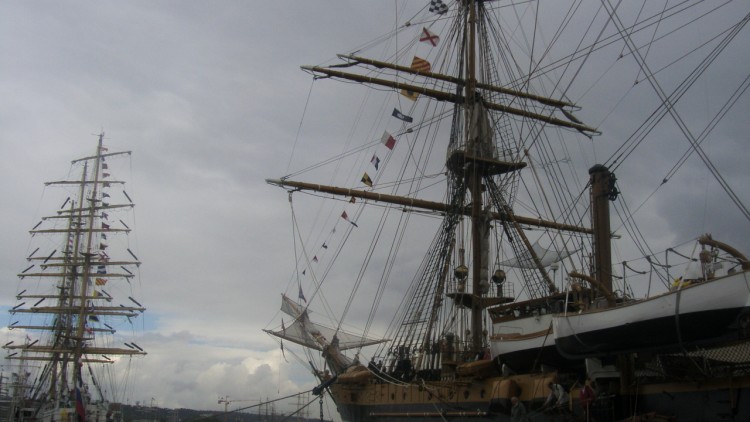 Fonds d'cran Bateaux Voiliers L'Armada de Rouen sous la grisaille