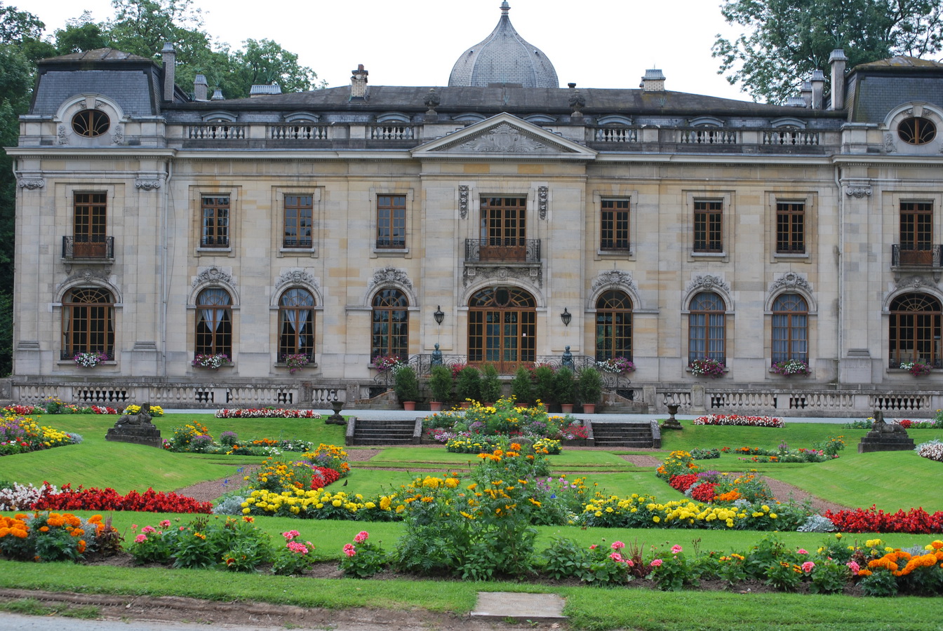 Fonds d'cran Constructions et architecture Chteaux - Palais maison dans le Parc Enghien