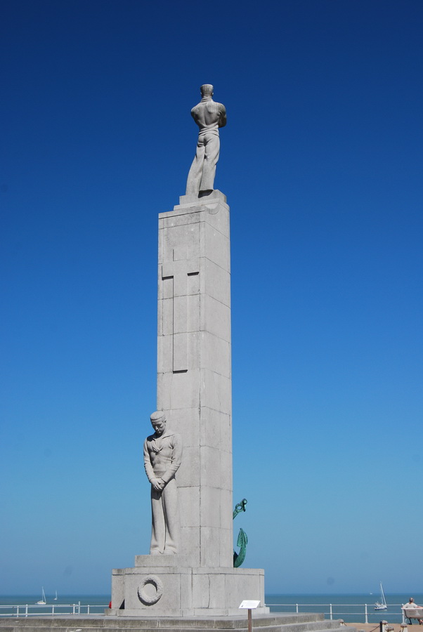 Wallpapers Trips : Europ Belgium Statue près de la plage d'Ostende